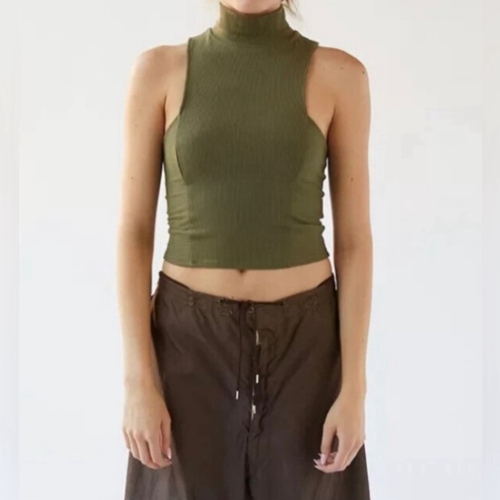 Urban Outfitters‎ UO Kate Ribbed Turtleneck Tank Top Green